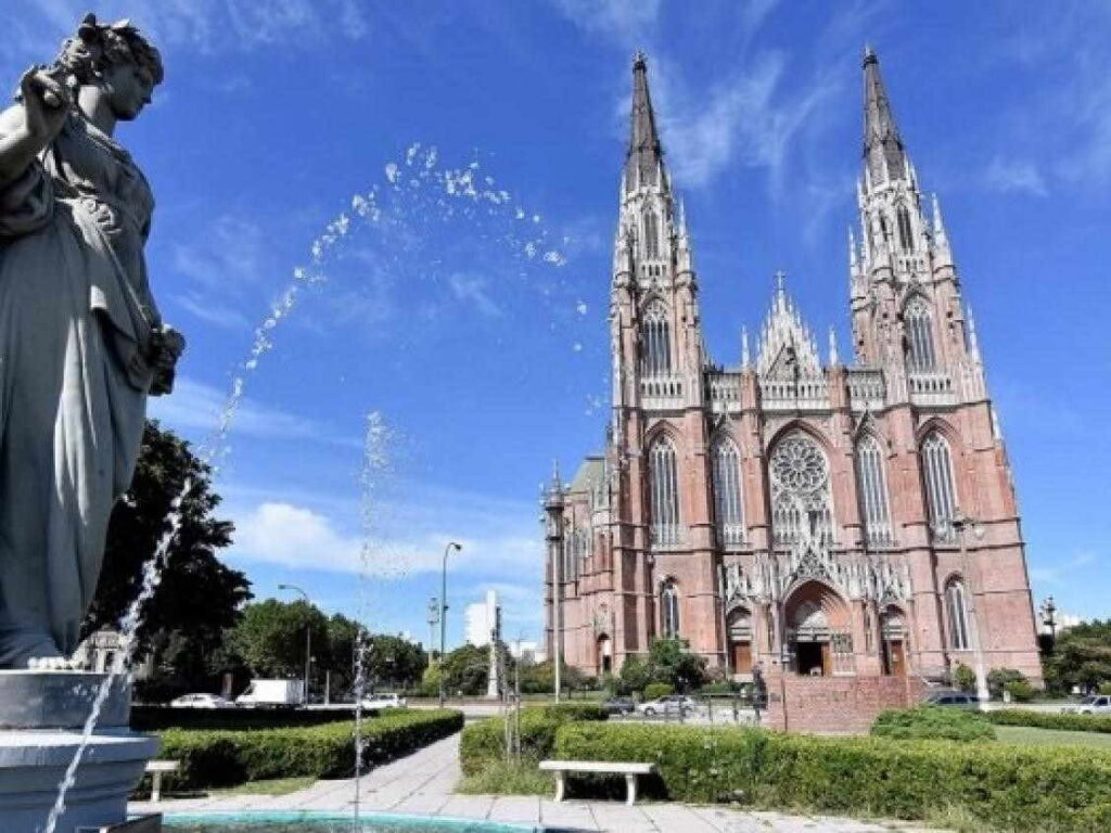Vista de la catedral de la Plata Vista de la catedral de la Plata